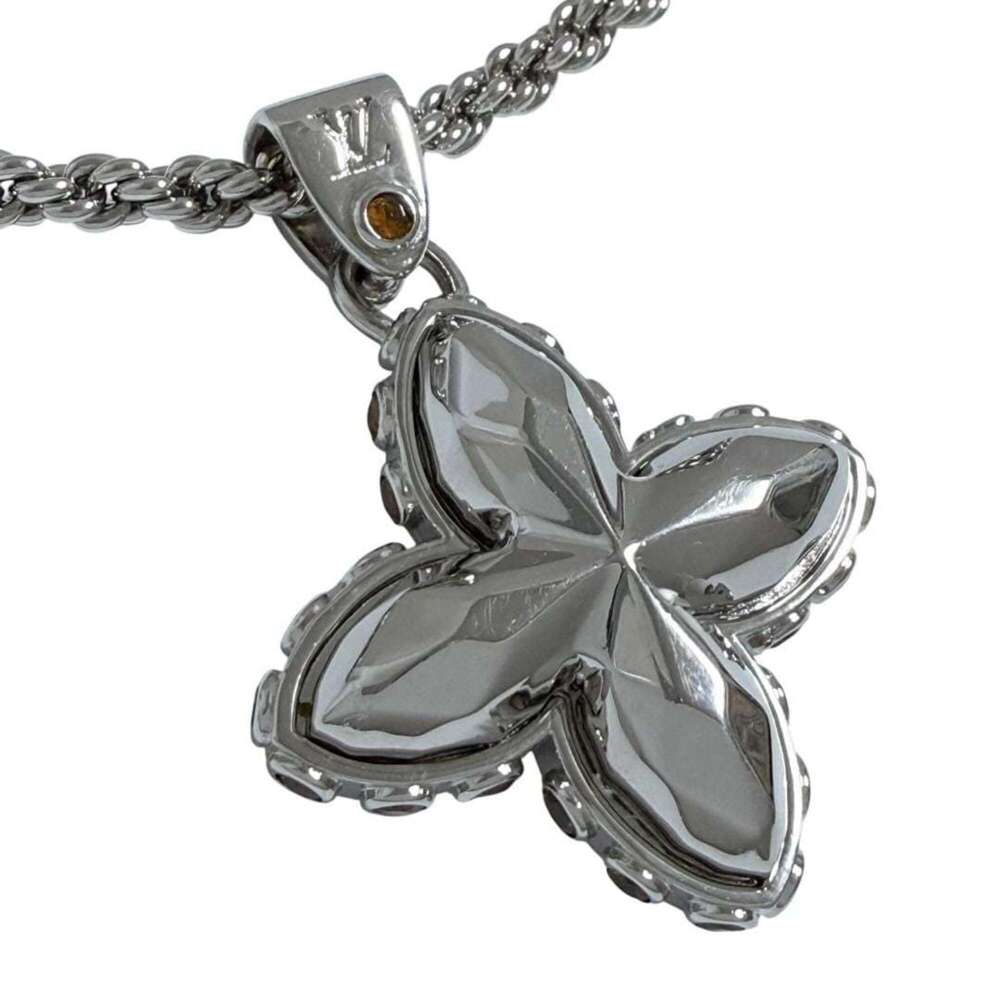 LOUIS VUITTON Necklace - Picture 1 of 10